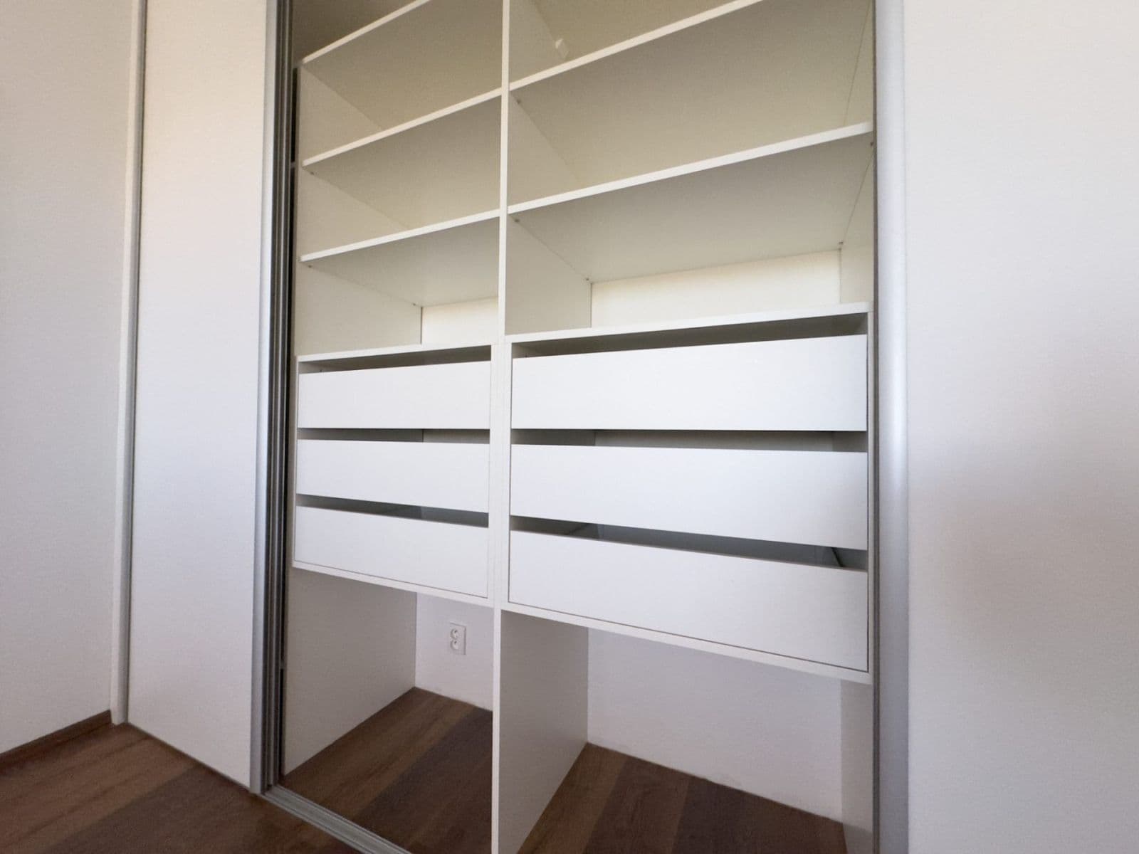 1 bedroom with open-plan kitchen flat for sale, 65 m², Rudolfa Holeky, Prague, Prague 1 bedroom with open-plan kitchen flat for sale, 65 m², Rudolfa Holeky, Prague, Prague