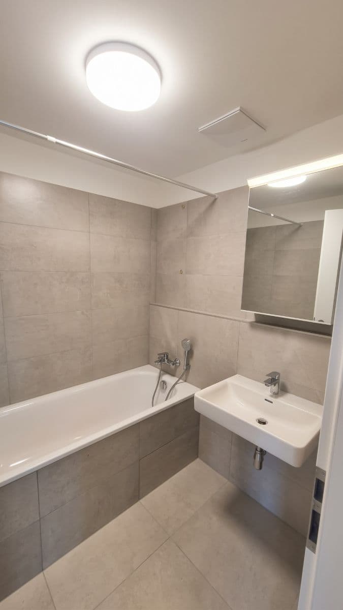 2 bedroom with open-plan kitchen flat to rent, 67 m², Brno, Jihomoravský Region 2 bedroom with open-plan kitchen flat to rent, 67 m², Brno, Jihomoravský Region