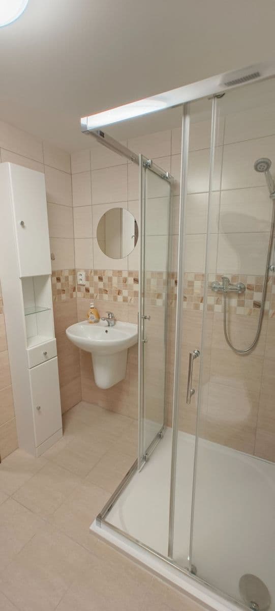 Studio flat to rent, 34 m², Uherova, Chýně, Středočeský Region Studio flat to rent, 34 m², Uherova, Chýně, Středočeský Region