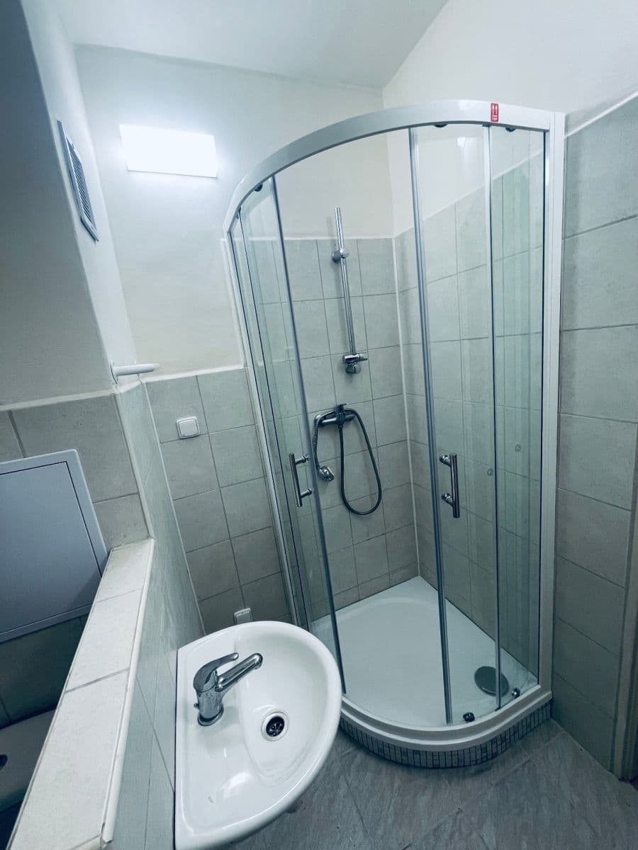 Studio flat to rent, 21 m², Jiráskova, Chomutov, Ústecký Region Studio flat to rent, 21 m², Jiráskova, Chomutov, Ústecký Region