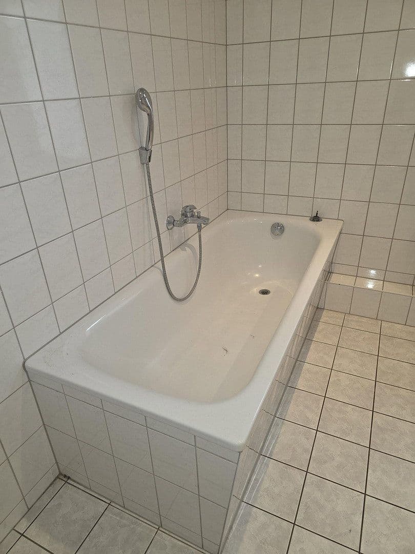 4 bedroom flat to rent, 130 m², Treskowallee 97, Berlin, Berlin 4 bedroom flat to rent, 130 m², Treskowallee 97, Berlin, Berlin