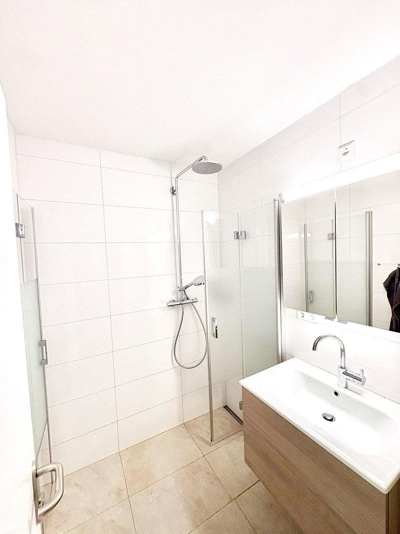 3 bedroom with open-plan kitchen flat to rent, 93 m², Stuttgart, Baden-Württemberg 3 bedroom with open-plan kitchen flat to rent, 93 m², Stuttgart, Baden-Württemberg