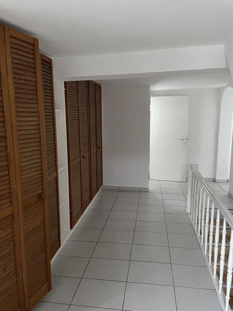 house to rent, 211 m², Falltorstr. 2, Bruchköbel, Hesse house to rent, 211 m², Falltorstr. 2, Bruchköbel, Hesse