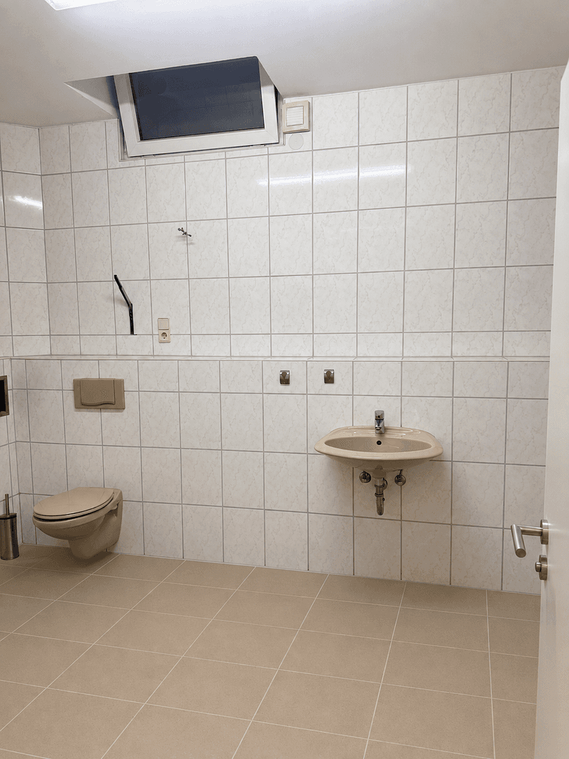 office to rent, 106 m², Chemnitzer Str.65, Frankenberg/Sachsen, Saxony office to rent, 106 m², Chemnitzer Str.65, Frankenberg/Sachsen, Saxony