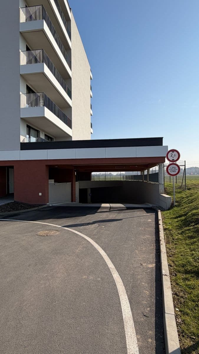 Studio flat to rent, 35 m², Vyletalova, Prague, Prague Studio flat to rent, 35 m², Vyletalova, Prague, Prague