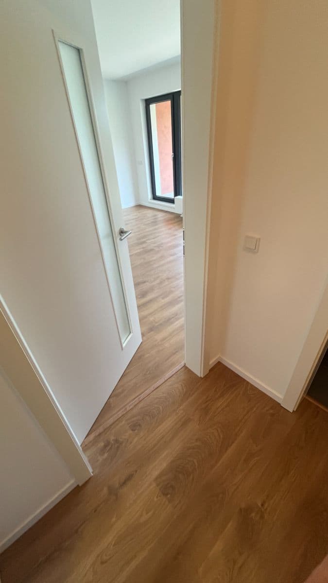 Studio flat to rent, 35 m², Vyletalova, Prague, Prague Studio flat to rent, 35 m², Vyletalova, Prague, Prague
