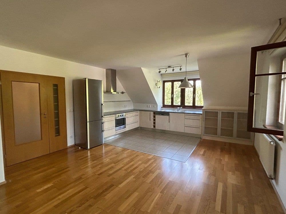 1 bedroom with open-plan kitchen flat to rent, 60 m², K Náhonu, Prague, Prague 1 bedroom with open-plan kitchen flat to rent, 60 m², K Náhonu, Prague, Prague