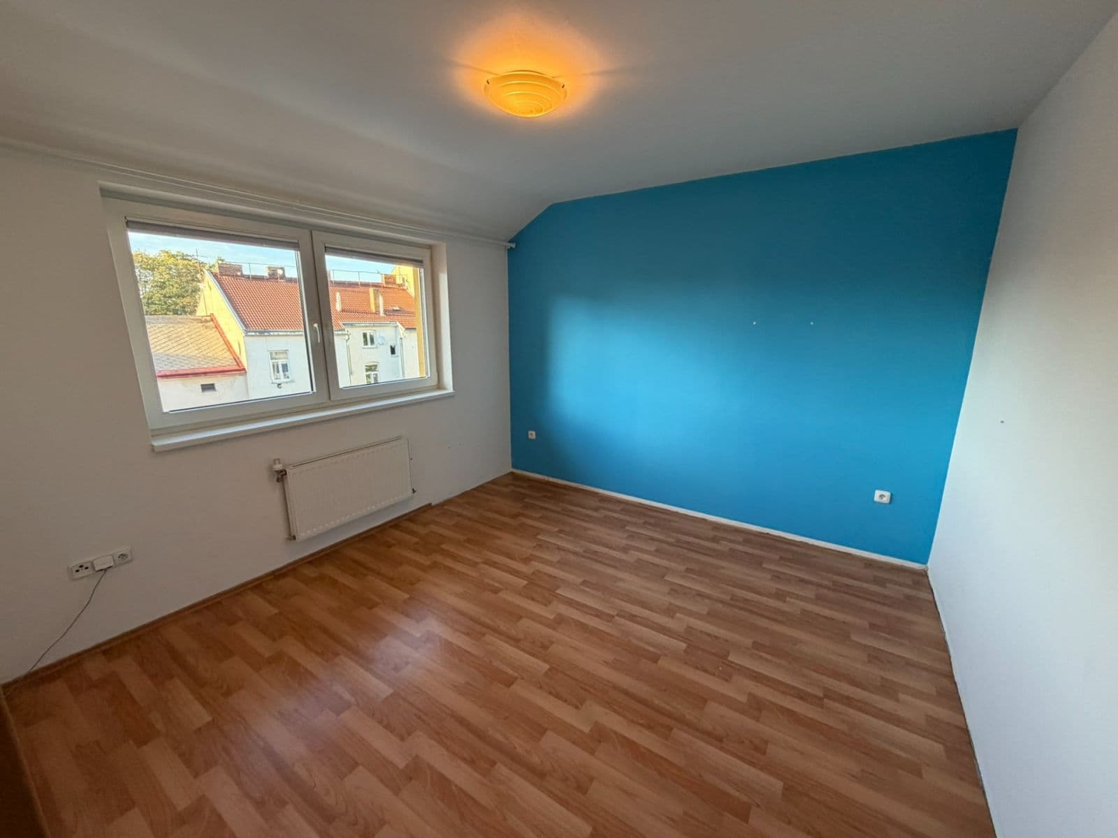 3 bedroom with open-plan kitchen flat to rent, 100 m², Chlumova, Jihlava, Vysočina Region 3 bedroom with open-plan kitchen flat to rent, 100 m², Chlumova, Jihlava, Vysočina Region