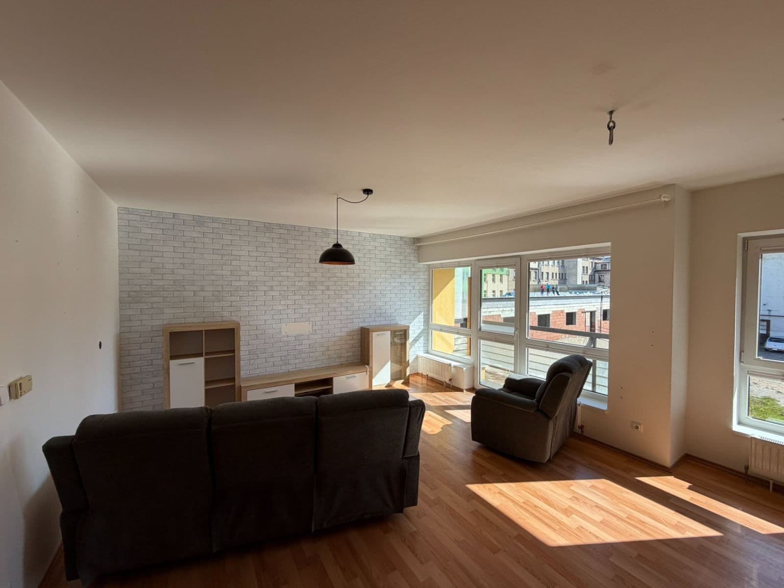 3 bedroom with open-plan kitchen flat to rent, 100 m², Chlumova, Jihlava, Vysočina Region 3 bedroom with open-plan kitchen flat to rent, 100 m², Chlumova, Jihlava, Vysočina Region