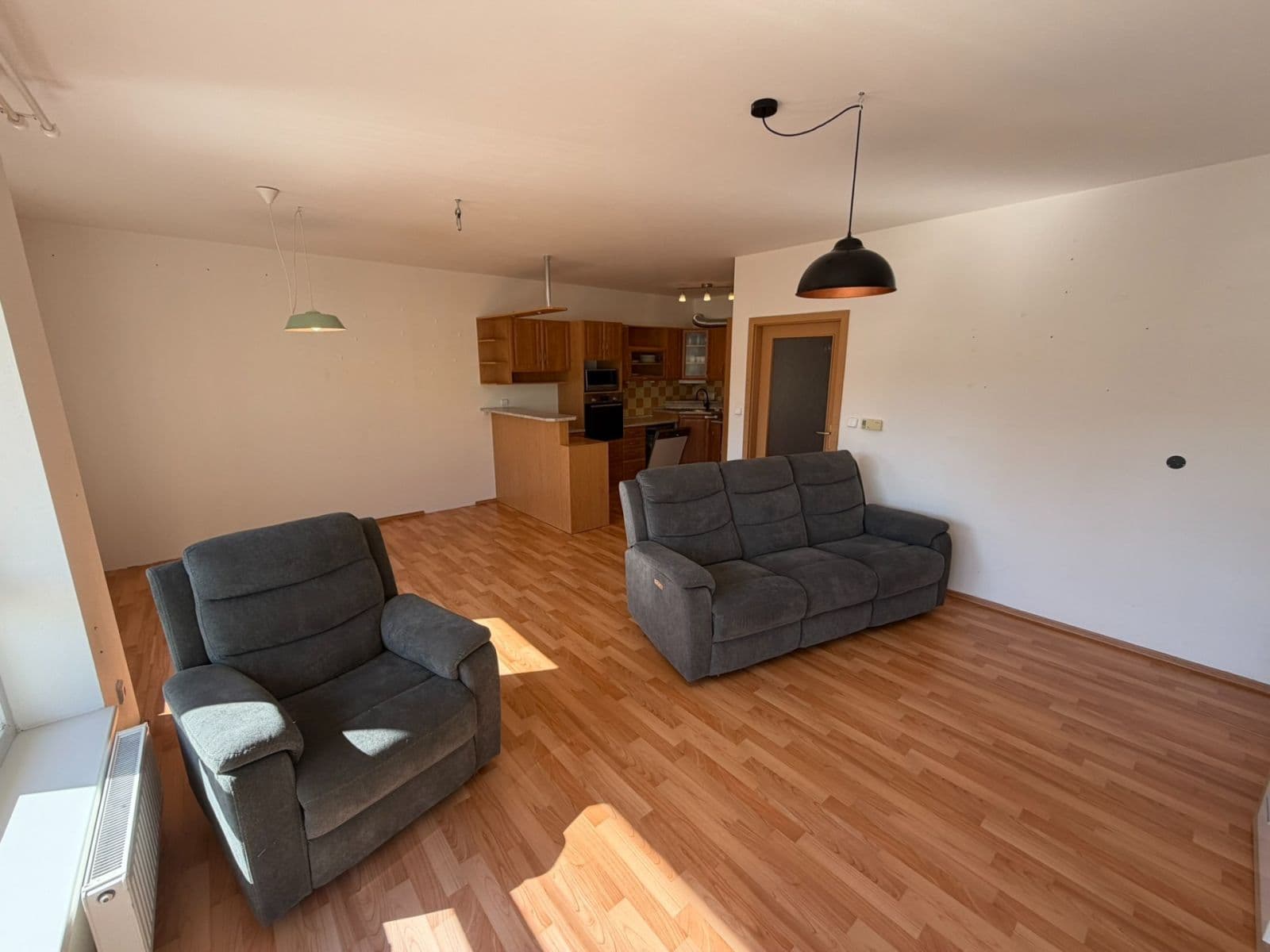 3 bedroom with open-plan kitchen flat to rent, 100 m², Chlumova, Jihlava, Vysočina Region 3 bedroom with open-plan kitchen flat to rent, 100 m², Chlumova, Jihlava, Vysočina Region
