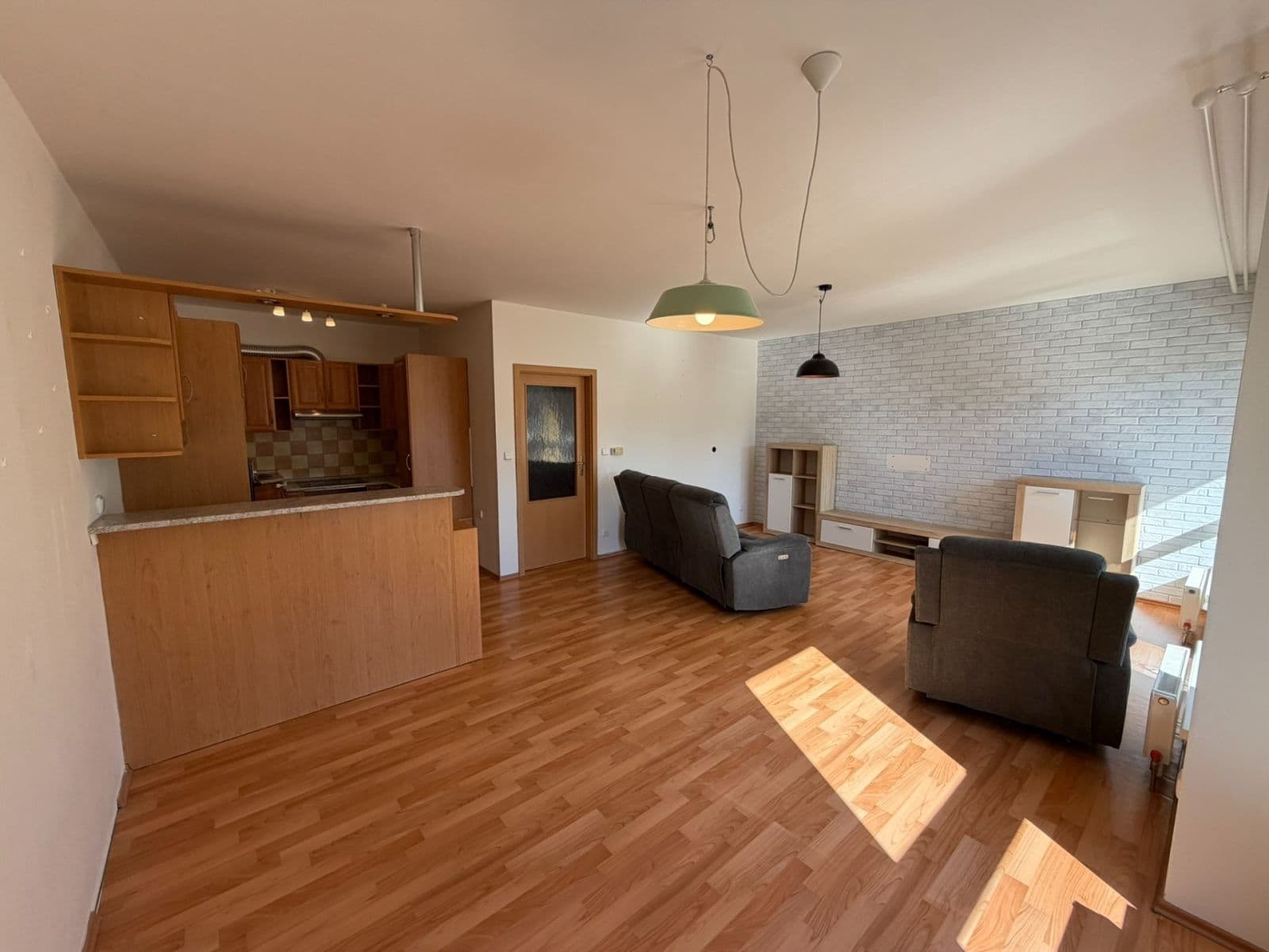3 bedroom with open-plan kitchen flat to rent, 100 m², Chlumova, Jihlava, Vysočina Region 3 bedroom with open-plan kitchen flat to rent, 100 m², Chlumova, Jihlava, Vysočina Region