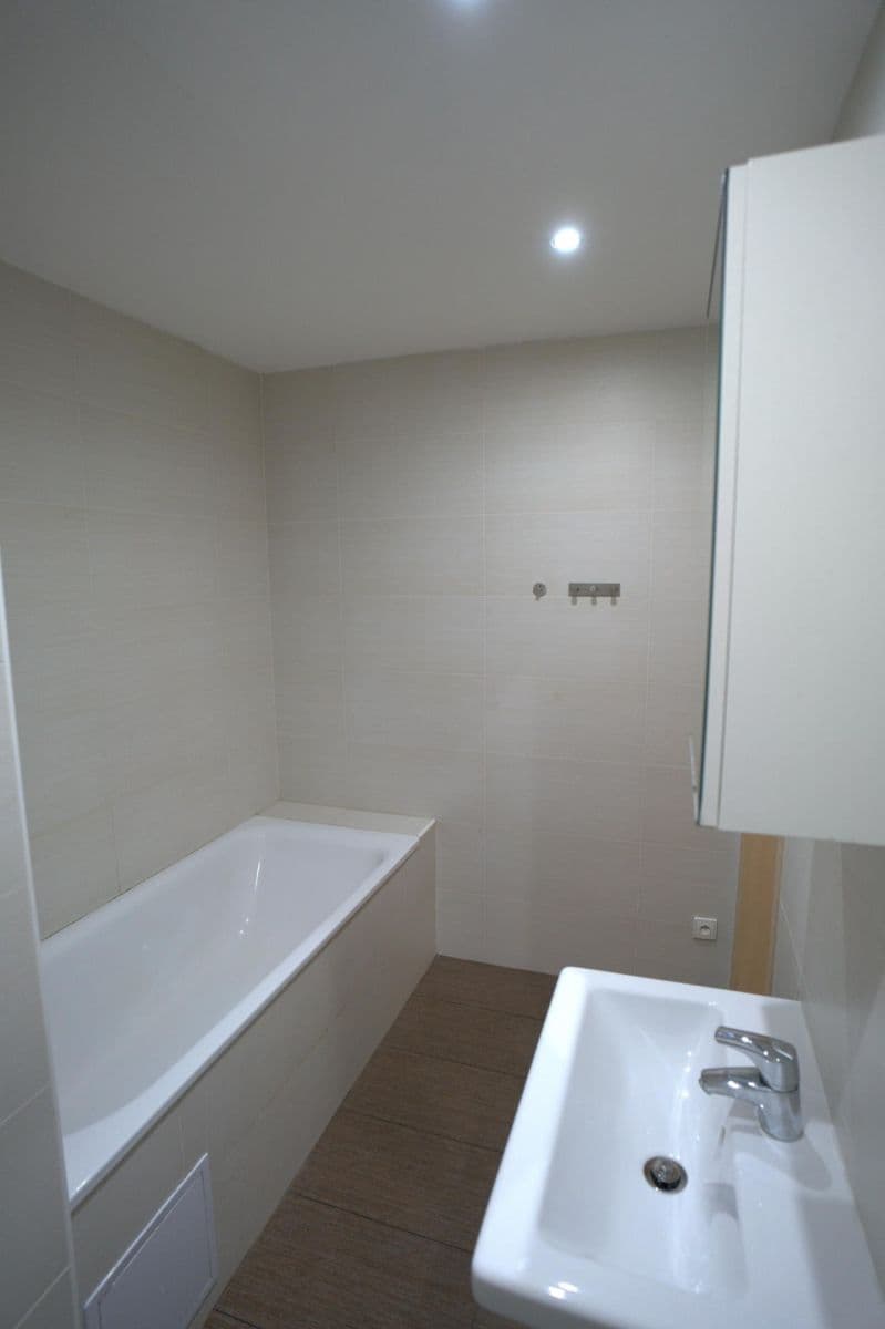3 bedroom flat to rent, 80 m², Zrzavého, Prague, Prague 3 bedroom flat to rent, 80 m², Zrzavého, Prague, Prague