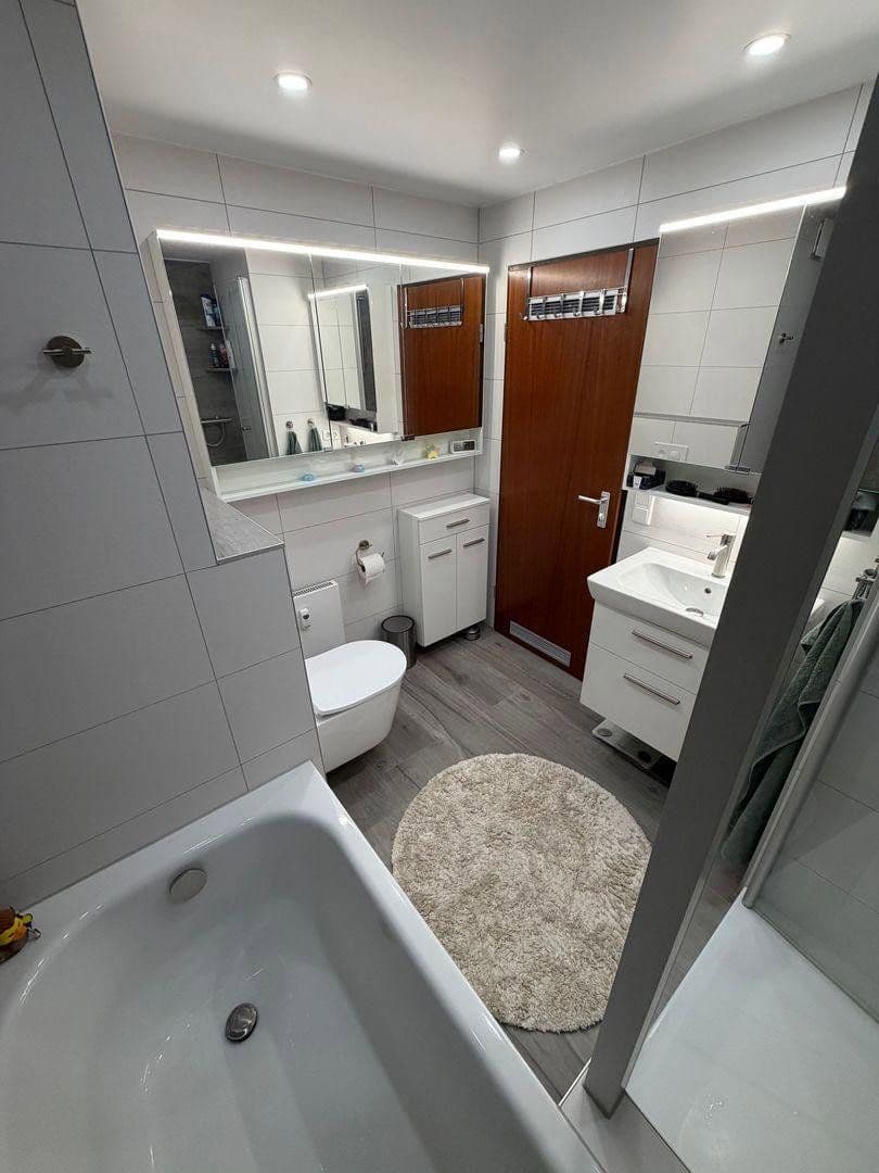 4 bedroom with open-plan kitchen flat for sale, 129 m², Wülfrath, North Rhine-Westphalia 4 bedroom with open-plan kitchen flat for sale, 129 m², Wülfrath, North Rhine-Westphalia