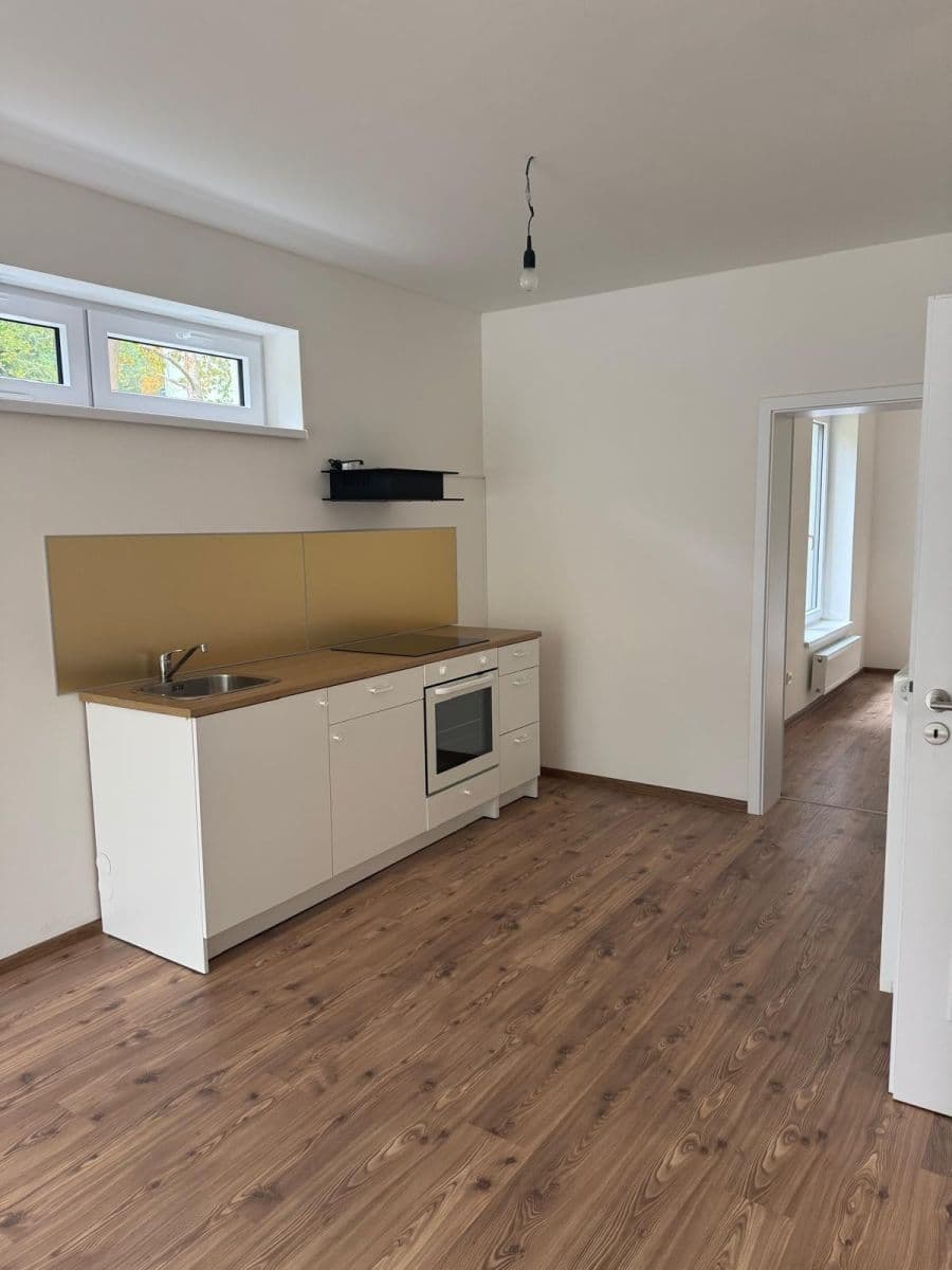 1 bedroom with open-plan kitchen flat to rent, 56 m², K Pomezí, Cheb, Karlovarský Region 1 bedroom with open-plan kitchen flat to rent, 56 m², K Pomezí, Cheb, Karlovarský Region