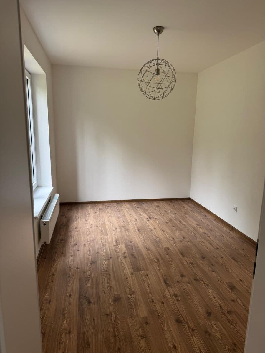 1 bedroom with open-plan kitchen flat to rent, 56 m², K Pomezí, Cheb, Karlovarský Region 1 bedroom with open-plan kitchen flat to rent, 56 m², K Pomezí, Cheb, Karlovarský Region