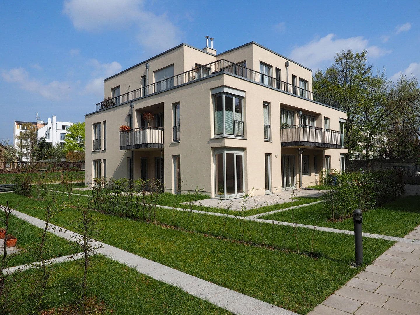 3 bedroom with open-plan kitchen flat to rent, 172 m², Am Orangeriepark, Berlin, Berlin 3 bedroom with open-plan kitchen flat to rent, 172 m², Am Orangeriepark, Berlin, Berlin