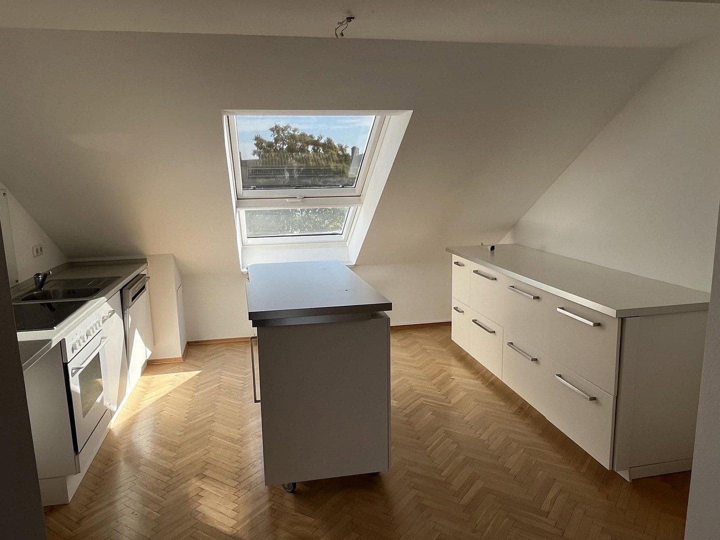 1 bedroom with open-plan kitchen flat to rent, 80 m², Frankfurt, Hesse 1 bedroom with open-plan kitchen flat to rent, 80 m², Frankfurt, Hesse