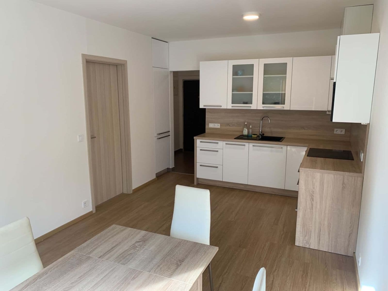 1 bedroom with open-plan kitchen flat to rent, 48 m², Pod Kavalírkou, Prague, Prague 1 bedroom with open-plan kitchen flat to rent, 48 m², Pod Kavalírkou, Prague, Prague