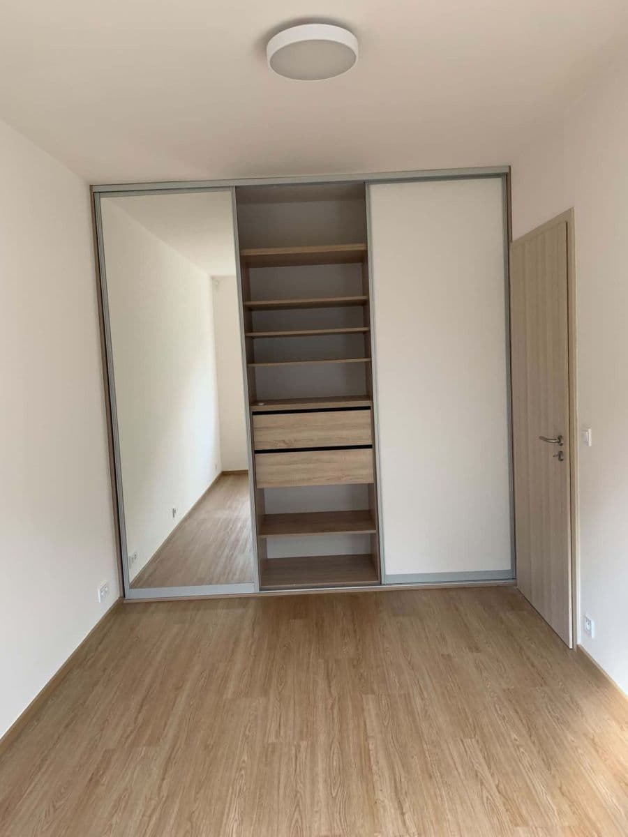 1 bedroom with open-plan kitchen flat to rent, 48 m², Pod Kavalírkou, Prague, Prague 1 bedroom with open-plan kitchen flat to rent, 48 m², Pod Kavalírkou, Prague, Prague