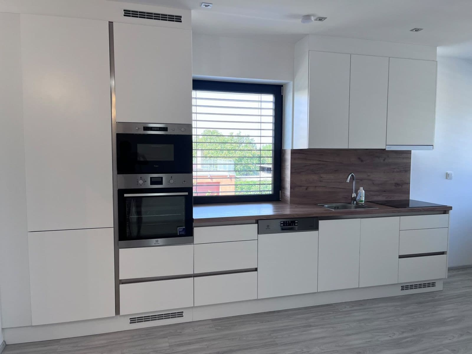 1 bedroom with open-plan kitchen flat to rent, 62 m², Sokolnická, Brno, Jihomoravský Region 1 bedroom with open-plan kitchen flat to rent, 62 m², Sokolnická, Brno, Jihomoravský Region