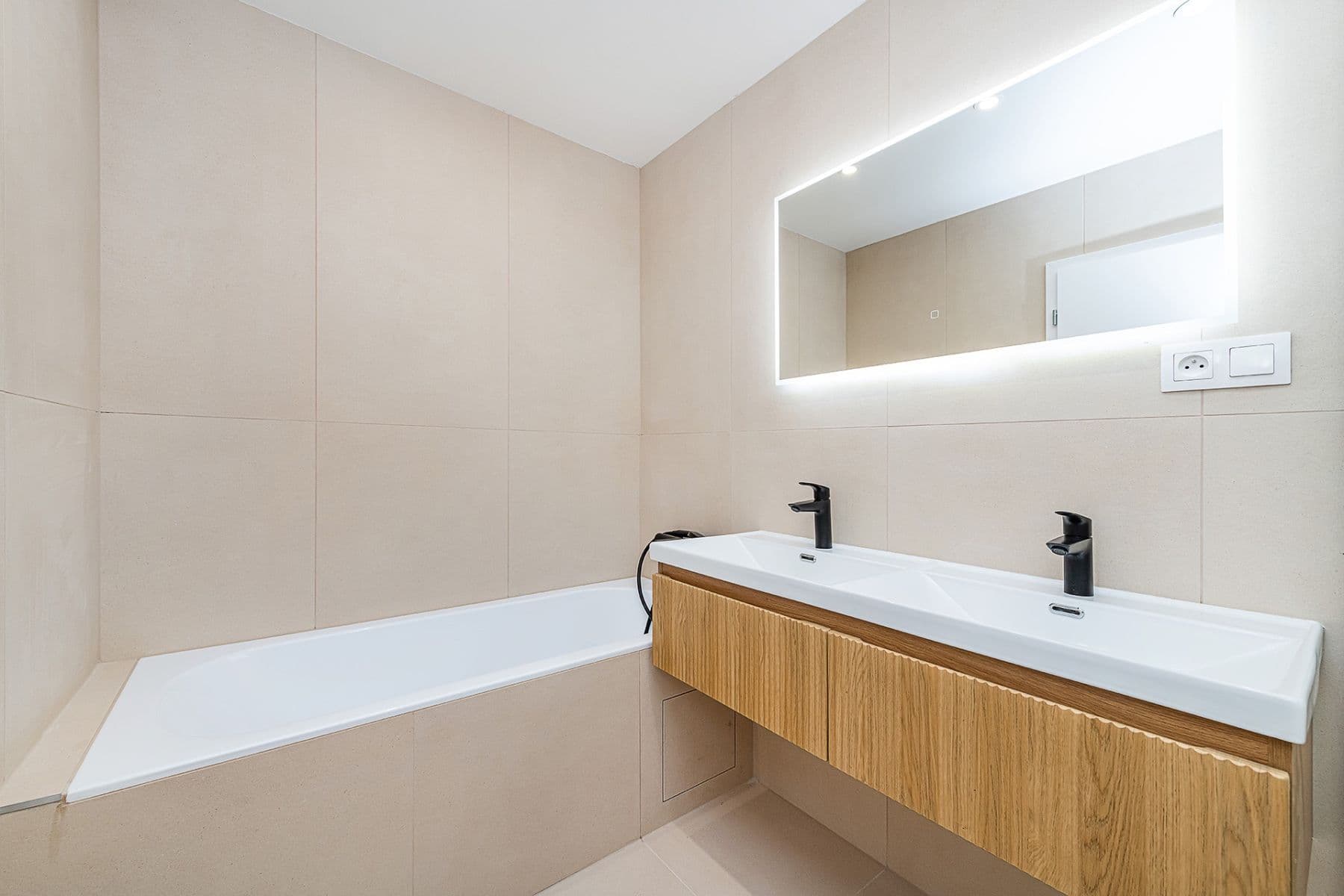 2 bedroom with open-plan kitchen flat for sale, 94 m², Na dolinách, Prague, Prague 2 bedroom with open-plan kitchen flat for sale, 94 m², Na dolinách, Prague, Prague