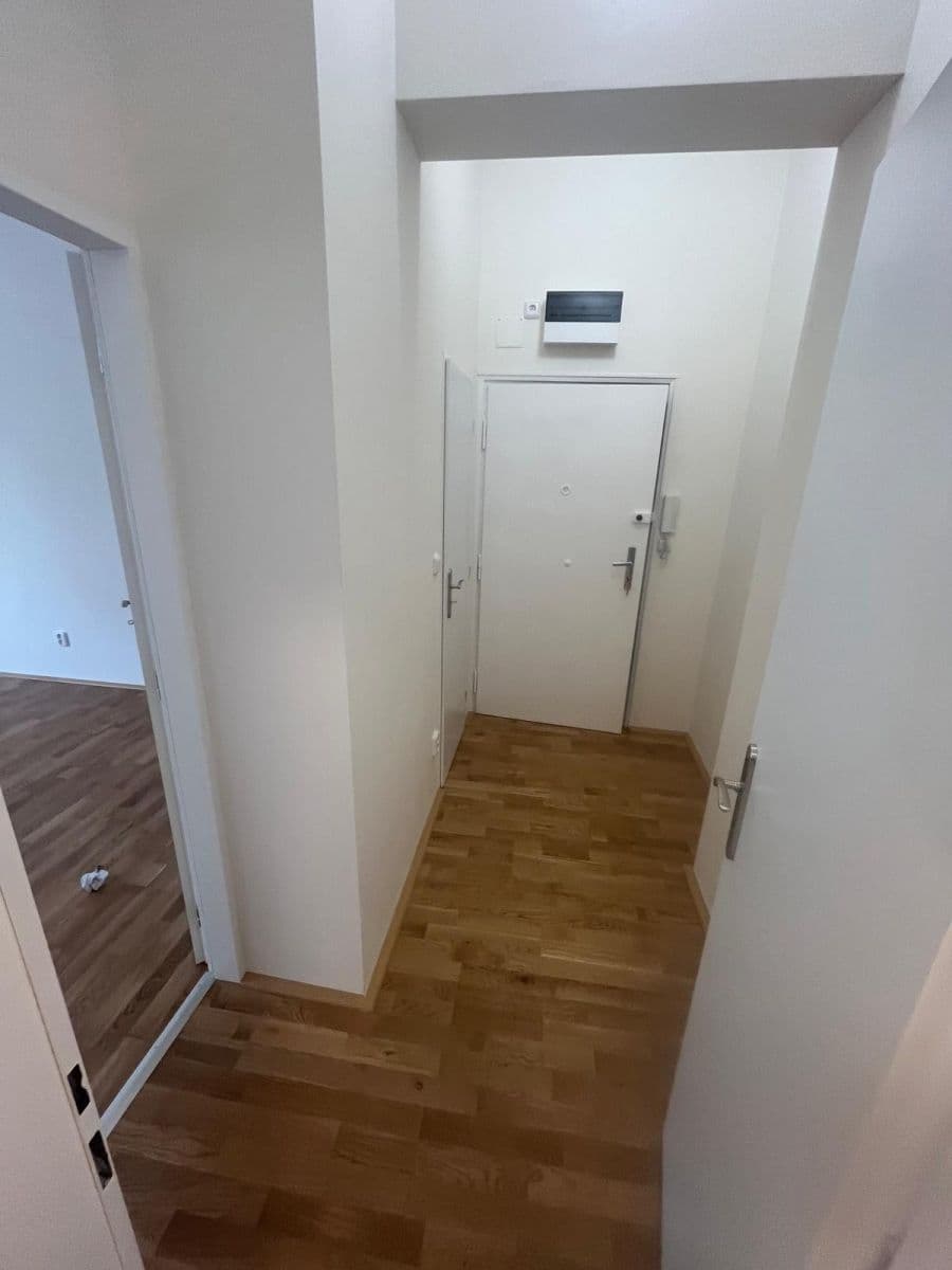 Studio flat for sale, 30 m², 28. pluku, Prague, Prague Studio flat for sale, 30 m², 28. pluku, Prague, Prague