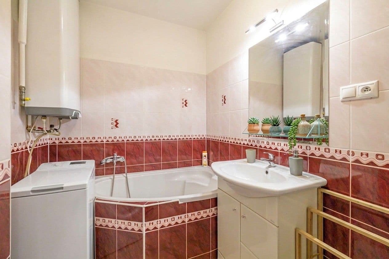 2 bedroom flat to rent, 43 m², Kozia, Bratislava - mestská časť Staré Mesto, Bratislavský Region 2 bedroom flat to rent, 43 m², Kozia, Bratislava - mestská časť Staré Mesto, Bratislavský Region
