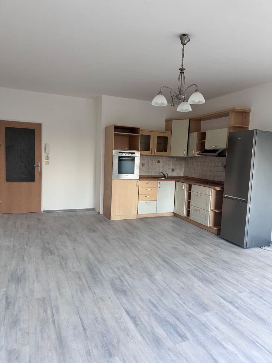 Studio flat to rent, 37 m², Čsl. armády, Zeleneč, Středočeský Region Studio flat to rent, 37 m², Čsl. armády, Zeleneč, Středočeský Region