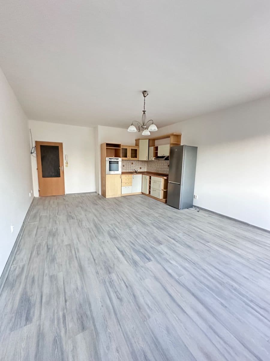 Studio flat to rent, 37 m², Čsl. armády, Zeleneč, Středočeský Region Studio flat to rent, 37 m², Čsl. armády, Zeleneč, Středočeský Region