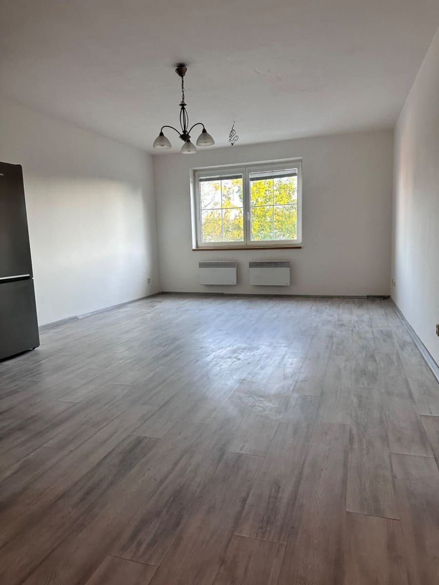 Studio flat to rent, 37 m², Čsl. armády, Zeleneč, Středočeský Region Studio flat to rent, 37 m², Čsl. armády, Zeleneč, Středočeský Region