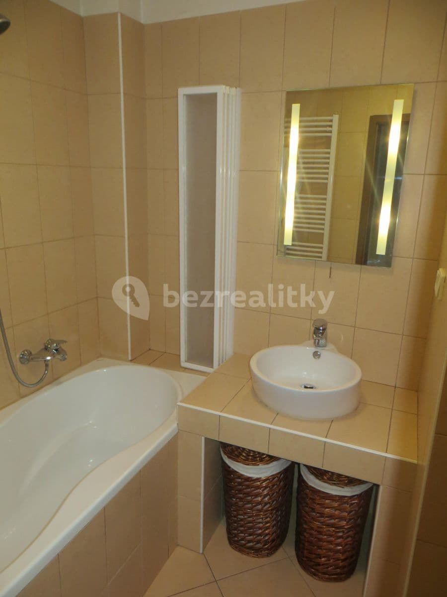 2 bedroom with open-plan kitchen flat to rent, 65 m², Pivovarská, Prague, Prague 2 bedroom with open-plan kitchen flat to rent, 65 m², Pivovarská, Prague, Prague