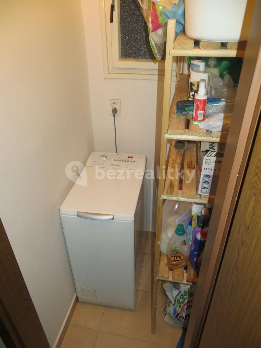2 bedroom with open-plan kitchen flat to rent, 65 m², Pivovarská, Prague, Prague 2 bedroom with open-plan kitchen flat to rent, 65 m², Pivovarská, Prague, Prague