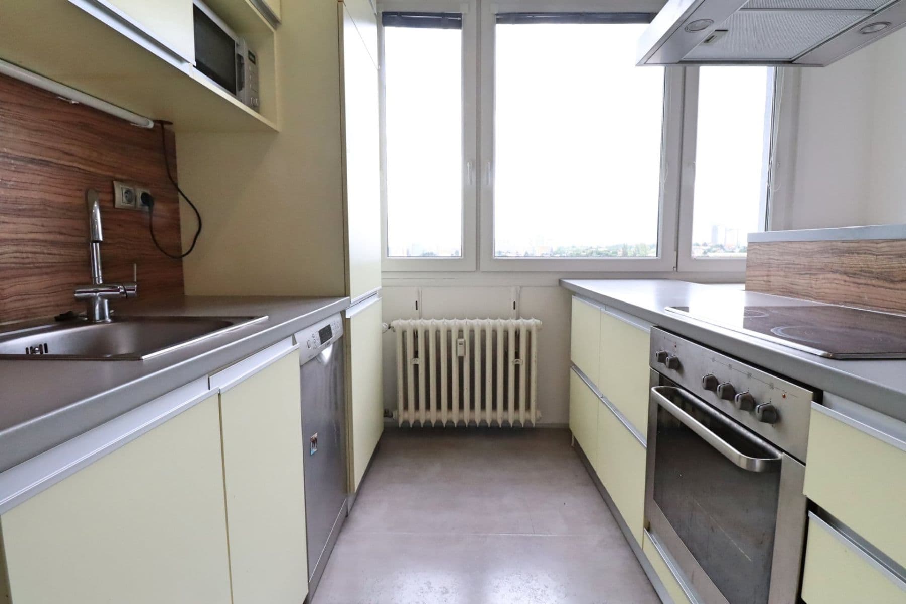 2 bedroom with open-plan kitchen flat to rent, 72 m², Nad lesním divadlem, Prague, Prague 2 bedroom with open-plan kitchen flat to rent, 72 m², Nad lesním divadlem, Prague, Prague