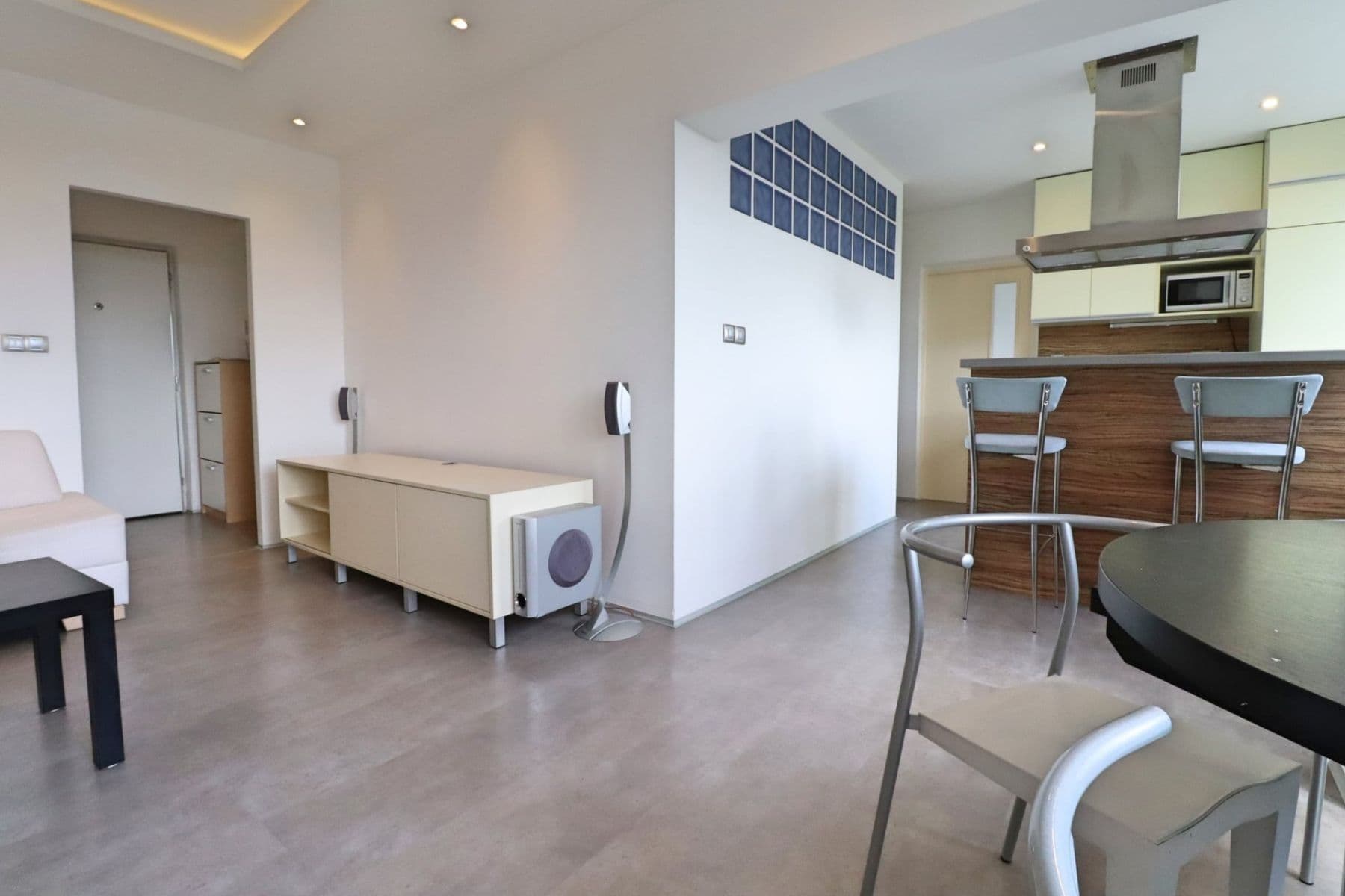 2 bedroom with open-plan kitchen flat to rent, 72 m², Nad lesním divadlem, Prague, Prague 2 bedroom with open-plan kitchen flat to rent, 72 m², Nad lesním divadlem, Prague, Prague