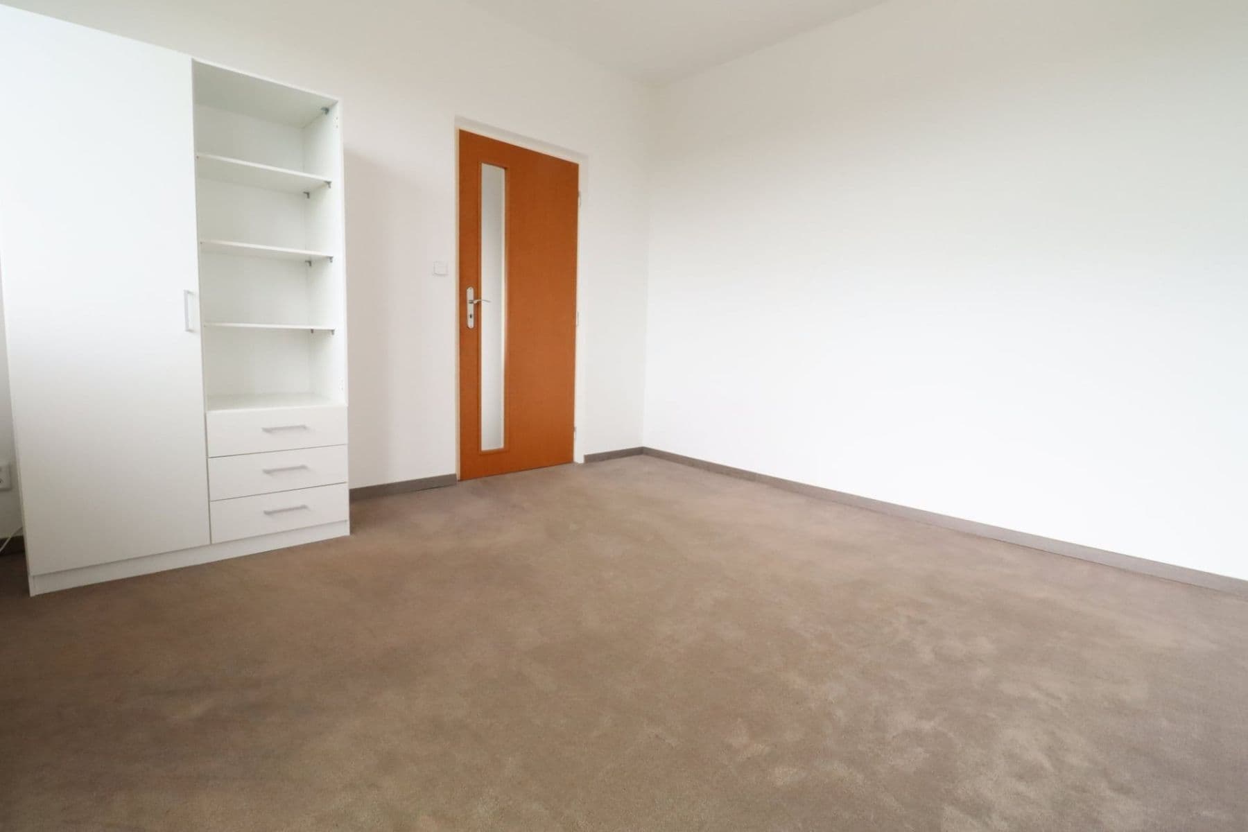 2 bedroom with open-plan kitchen flat to rent, 72 m², Nad lesním divadlem, Prague, Prague 2 bedroom with open-plan kitchen flat to rent, 72 m², Nad lesním divadlem, Prague, Prague