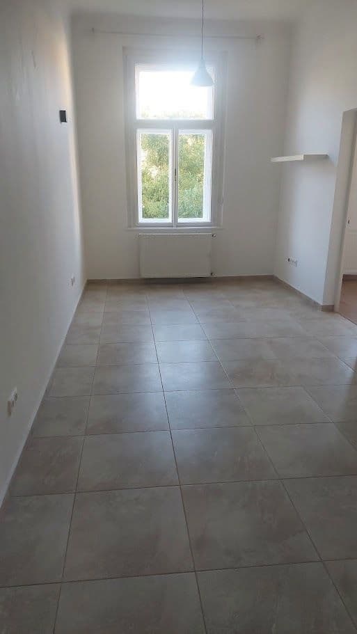 1 bedroom with open-plan kitchen flat to rent, 42 m², Pernerova, Prague, Prague 1 bedroom with open-plan kitchen flat to rent, 42 m², Pernerova, Prague, Prague