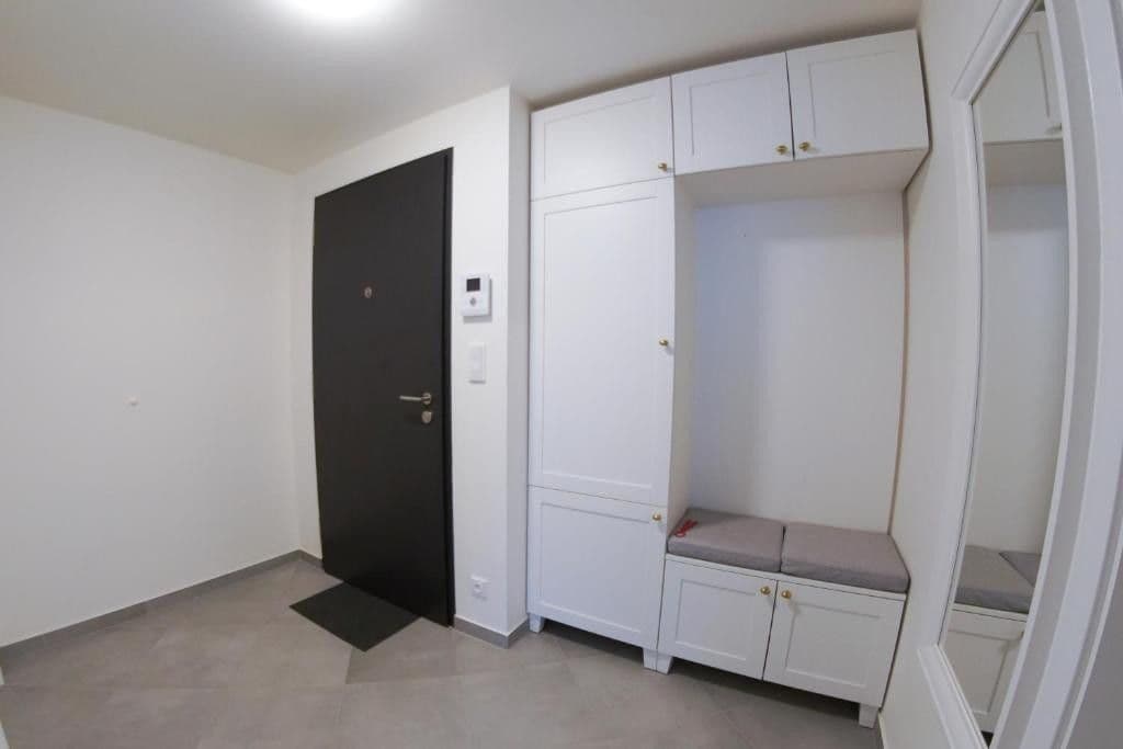 1 bedroom with open-plan kitchen flat to rent, 54 m², Jankovcova, Prague, Prague 1 bedroom with open-plan kitchen flat to rent, 54 m², Jankovcova, Prague, Prague