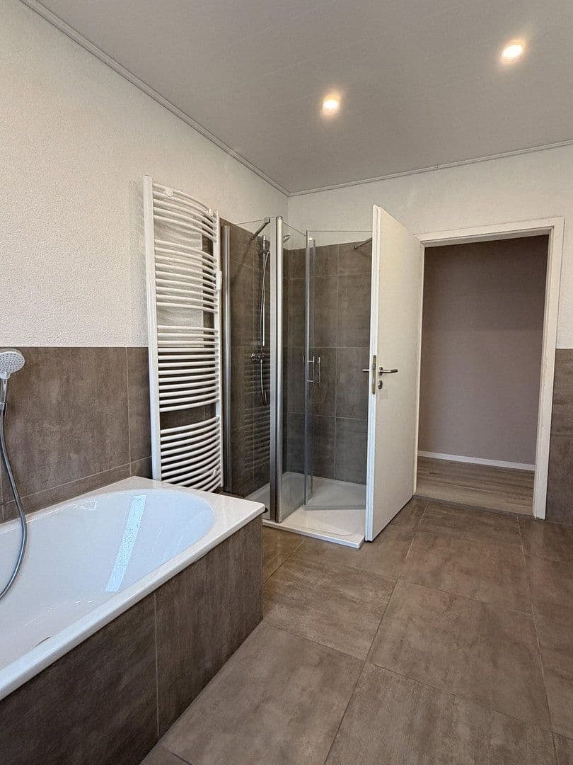 3 bedroom with open-plan kitchen flat to rent, 127 m², Römerberg, Rhineland-Palatinate 3 bedroom with open-plan kitchen flat to rent, 127 m², Römerberg, Rhineland-Palatinate