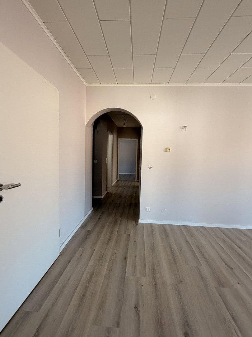 3 bedroom with open-plan kitchen flat to rent, 127 m², Römerberg, Rhineland-Palatinate 3 bedroom with open-plan kitchen flat to rent, 127 m², Römerberg, Rhineland-Palatinate