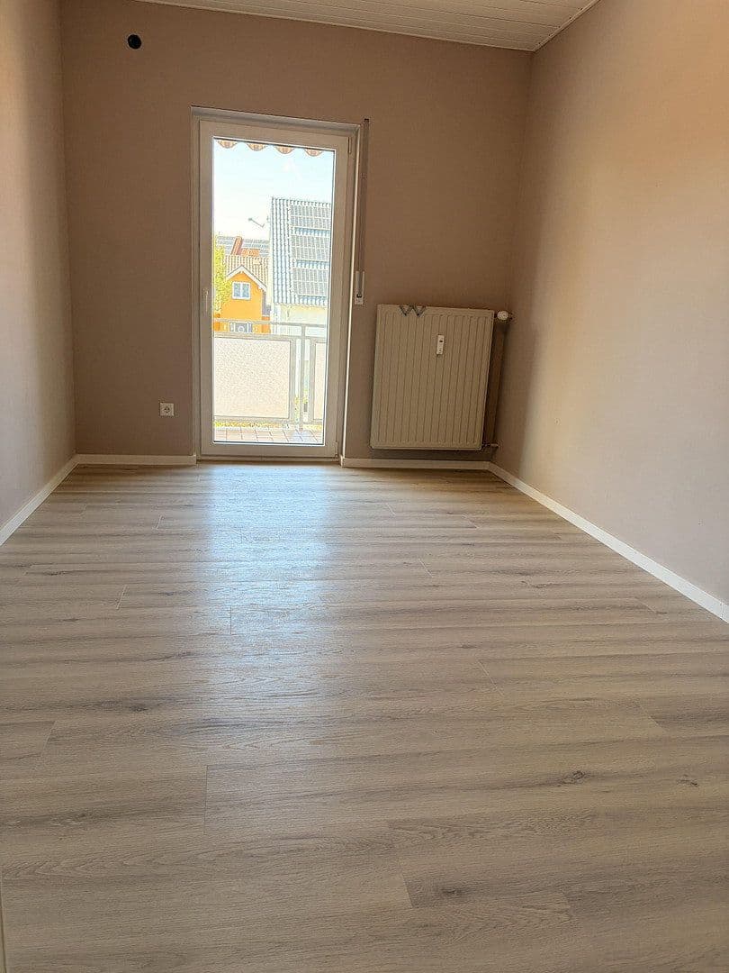 3 bedroom with open-plan kitchen flat to rent, 127 m², Römerberg, Rhineland-Palatinate 3 bedroom with open-plan kitchen flat to rent, 127 m², Römerberg, Rhineland-Palatinate