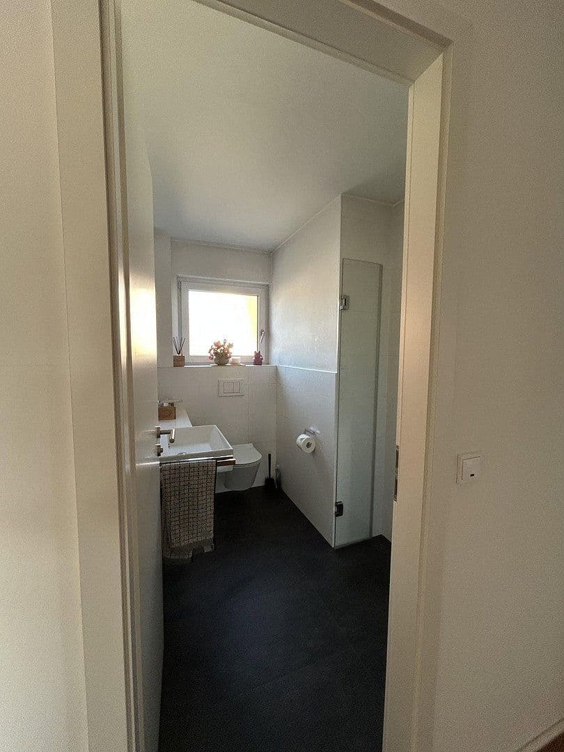 3 bedroom with open-plan kitchen flat for sale, 151 m², Kirchheim unter Teck, Baden-Württemberg 3 bedroom with open-plan kitchen flat for sale, 151 m², Kirchheim unter Teck, Baden-Württemberg