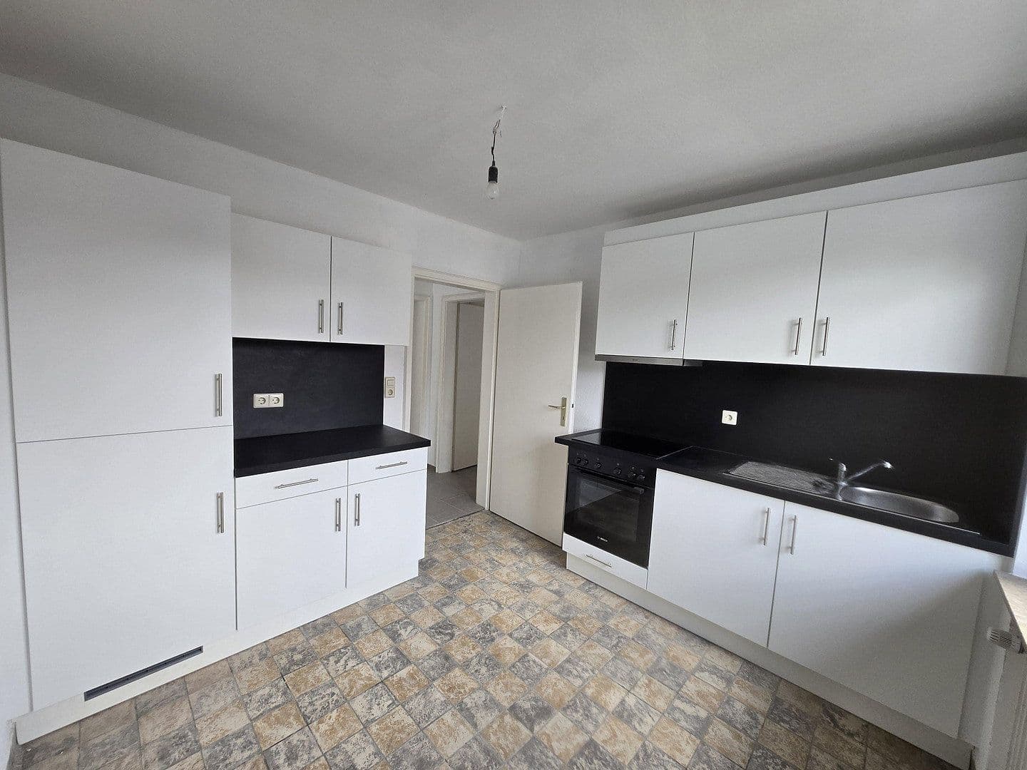3 bedroom flat to rent, 88 m², Kohlmeisenweg 8, Albstadt, Baden-Württemberg 3 bedroom flat to rent, 88 m², Kohlmeisenweg 8, Albstadt, Baden-Württemberg