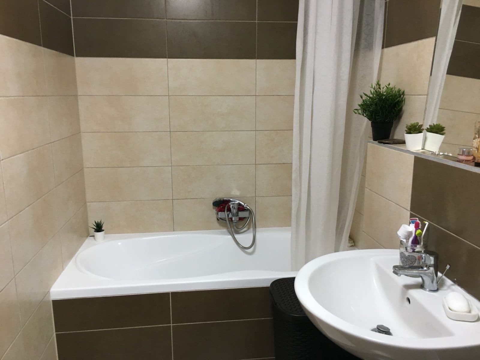 Studio flat to rent, 30 m², Ječná, Hostivice, Středočeský Region Studio flat to rent, 30 m², Ječná, Hostivice, Středočeský Region