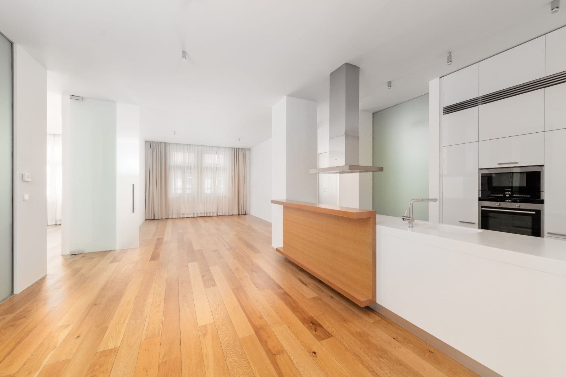 4 bedroom with open-plan kitchen flat to rent, 184 m², Laubova, Prague, Prague 4 bedroom with open-plan kitchen flat to rent, 184 m², Laubova, Prague, Prague