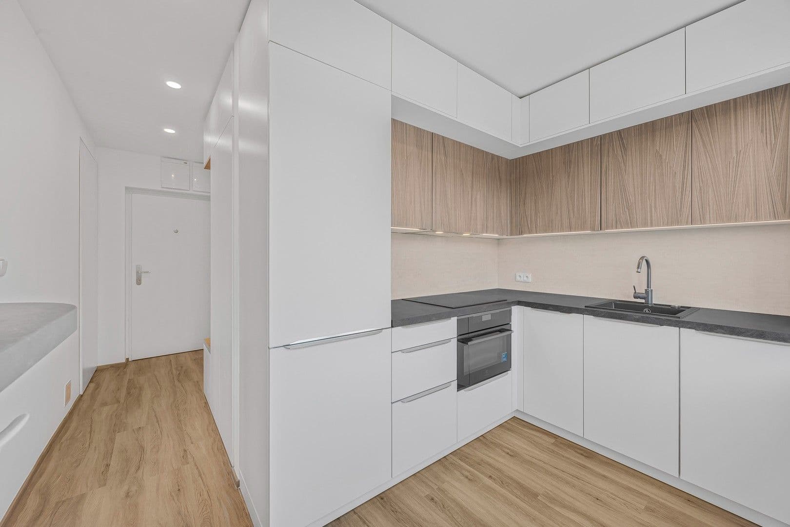 1 bedroom flat to rent, 32 m², Drahobejlova, Prague, Prague 1 bedroom flat to rent, 32 m², Drahobejlova, Prague, Prague