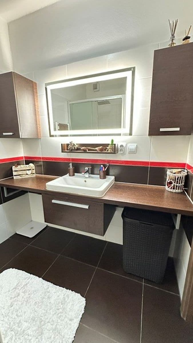 2 bedroom with open-plan kitchen flat for sale, 79 m², Topolová, Olomouc, Olomoucký Region 2 bedroom with open-plan kitchen flat for sale, 79 m², Topolová, Olomouc, Olomoucký Region