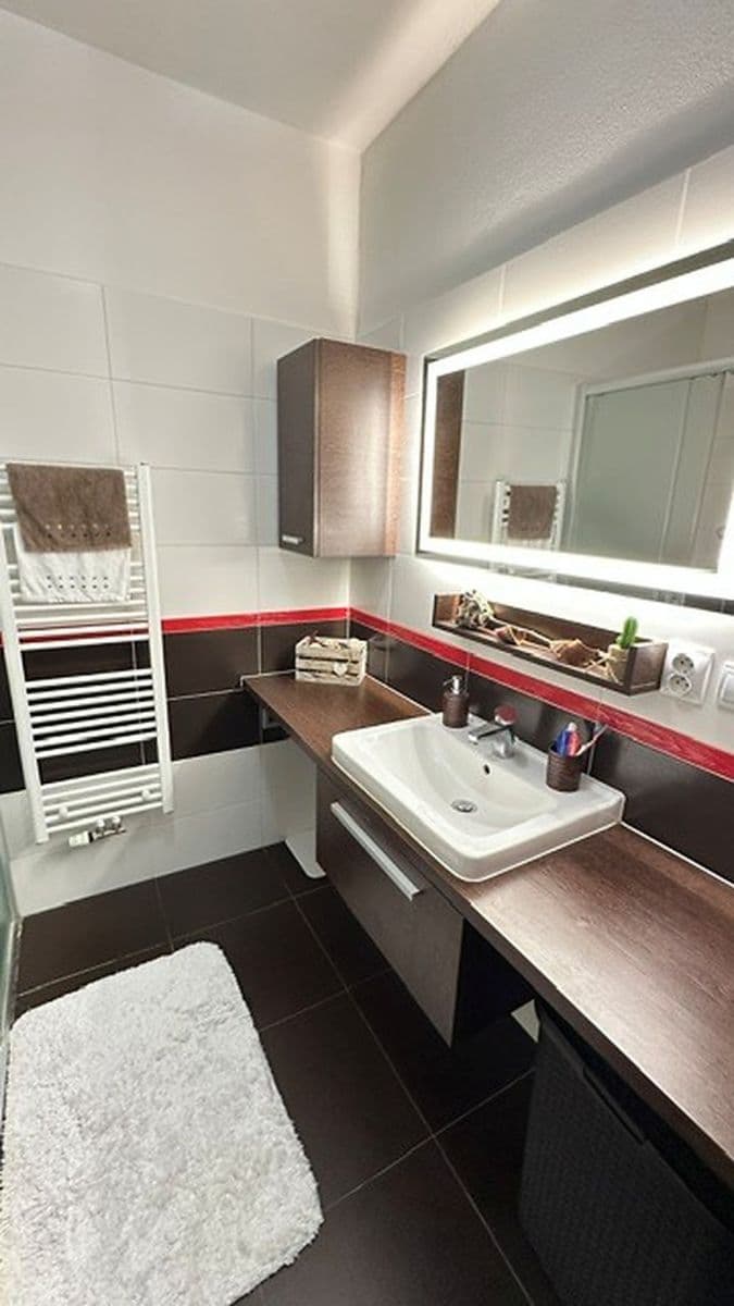 2 bedroom with open-plan kitchen flat for sale, 79 m², Topolová, Olomouc, Olomoucký Region 2 bedroom with open-plan kitchen flat for sale, 79 m², Topolová, Olomouc, Olomoucký Region