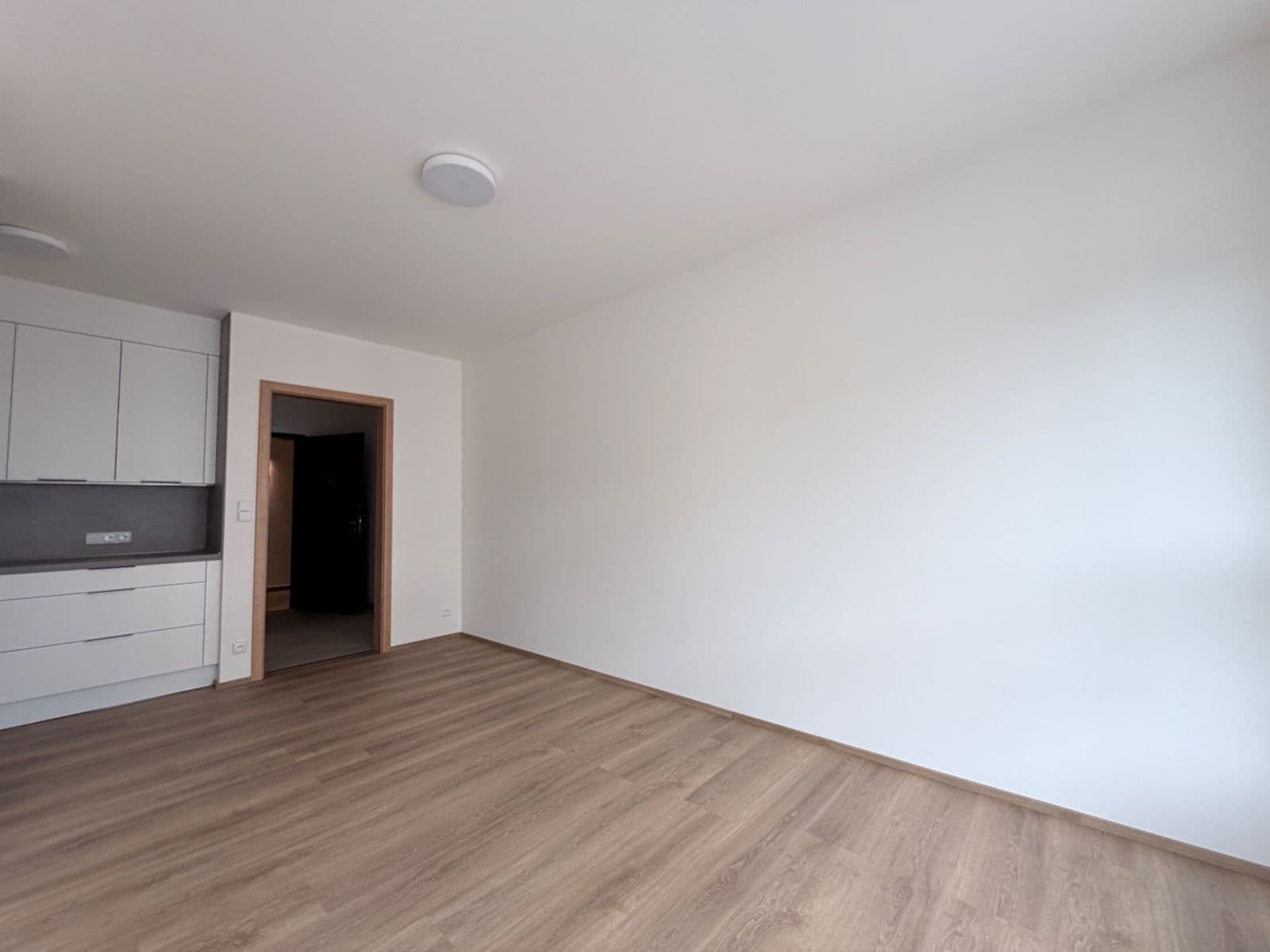 Studio flat to rent, 38 m², Nádražní, Kralupy nad Vltavou, Středočeský Region Studio flat to rent, 38 m², Nádražní, Kralupy nad Vltavou, Středočeský Region