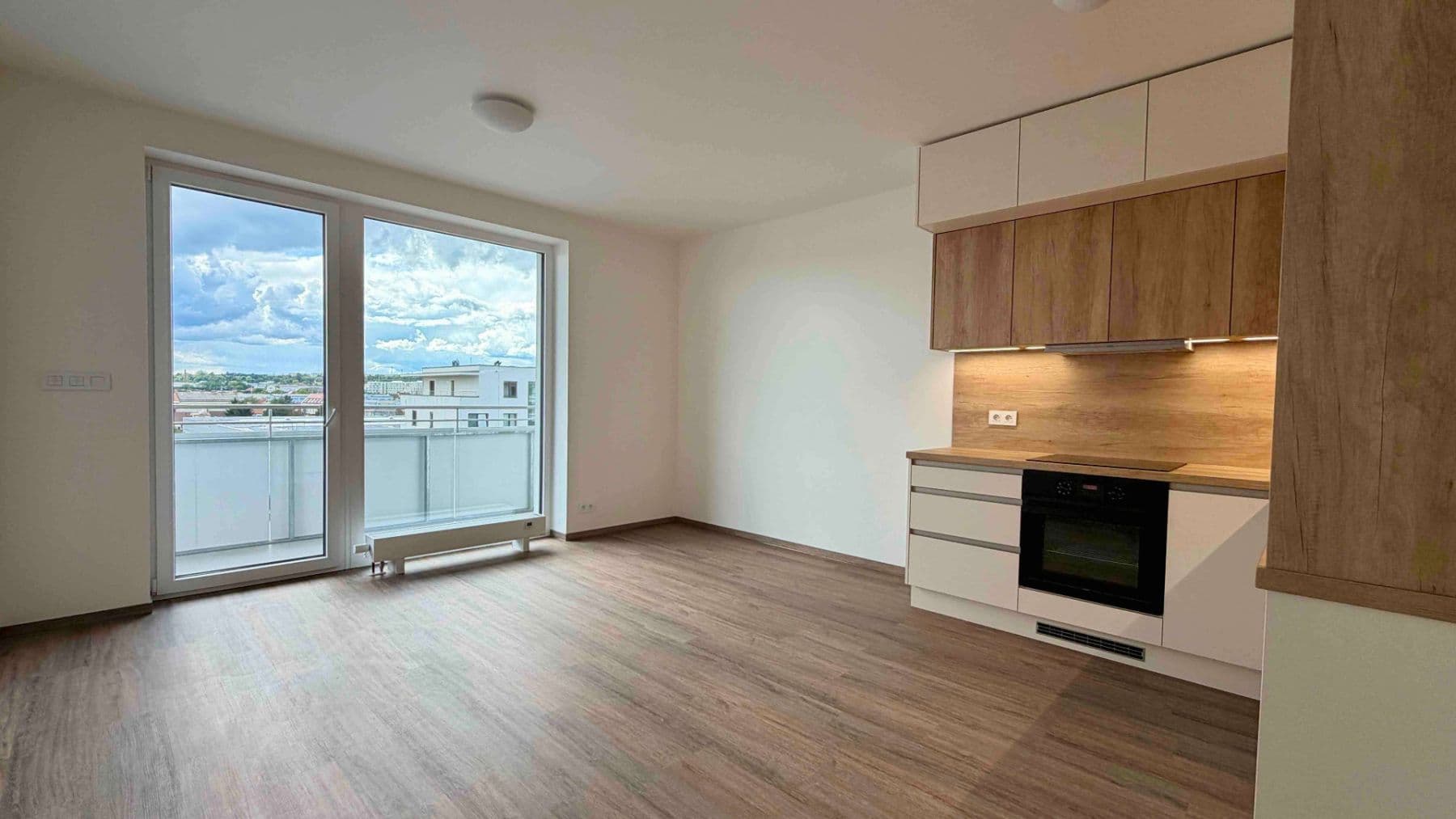 1 bedroom with open-plan kitchen flat to rent, 59 m², Jižní, Brno, Jihomoravský Region 1 bedroom with open-plan kitchen flat to rent, 59 m², Jižní, Brno, Jihomoravský Region