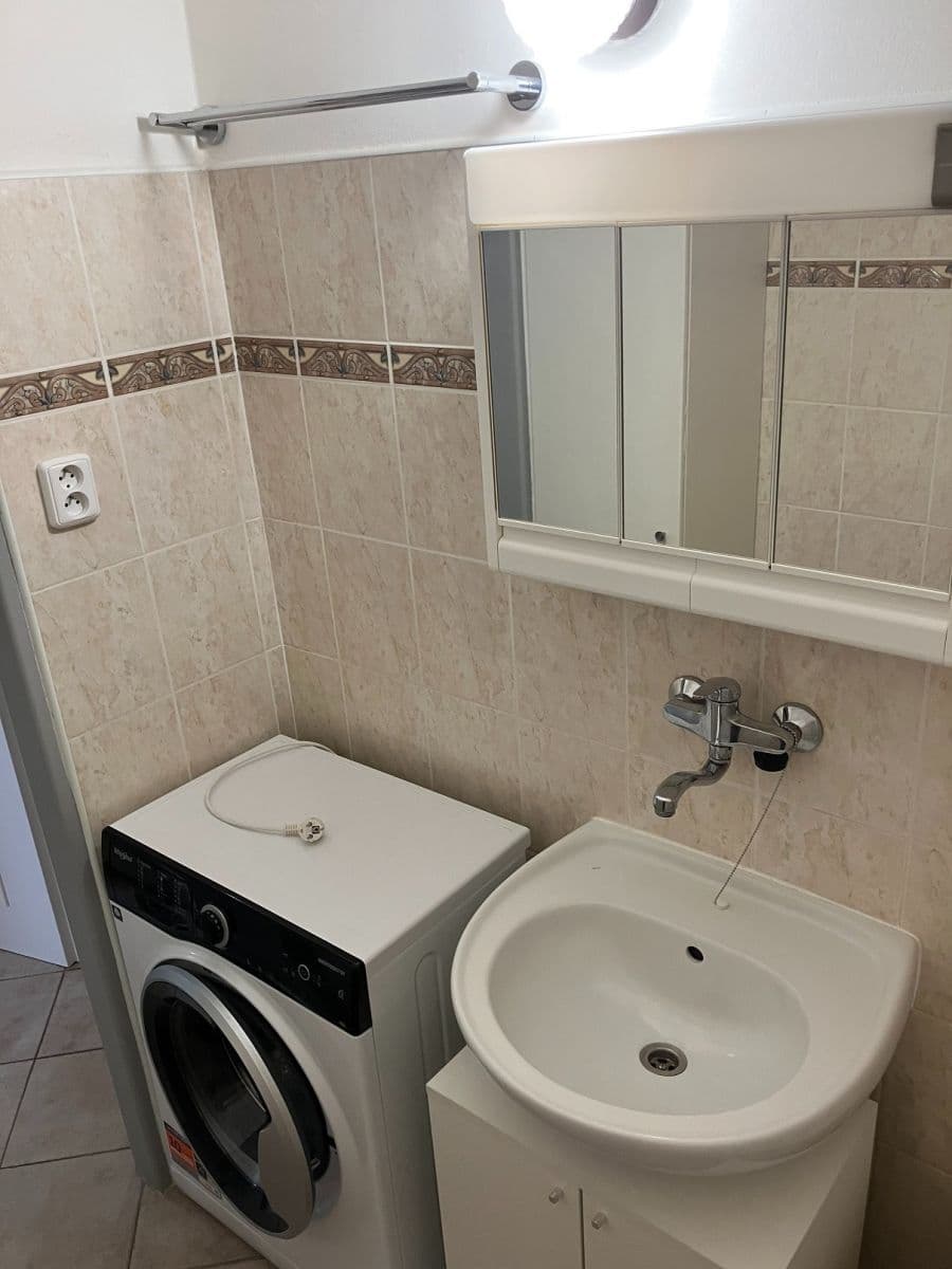 1 bedroom with open-plan kitchen flat to rent, 62 m², Hoškova, Prague, Prague 1 bedroom with open-plan kitchen flat to rent, 62 m², Hoškova, Prague, Prague